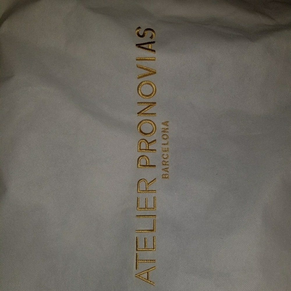 Atelier Pronovias wedding dress bag